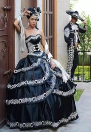 Vintage Black and White Quinceanera Dresses Cascade Ruffles Masquerade Party Ball Gown Embroidery Floor Length Laceup Prom Dress8188748