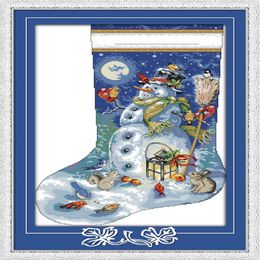 Peaceful snowman with animals home decor paintings Handmade Cross Stitch Embroidery Needlework sets counted print on canvas DMC 1263V