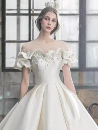 Luxuriöse herzförmige Ballkleid-Brautkleider, schulterfreie Brautkleider, Robe de Mariage, maßgeschneiderte Prinzessin-Satin-Blumen, Brautkleider in Übergröße