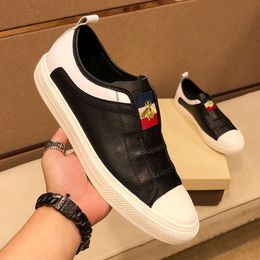 Luxury Designer Little Bee White Shoes Mens Board Sneakers Leather Summer Casual One Step Trainers