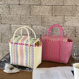 2023 Womens Woven Handheld Vegetable Basket Mothers Bag Vertical Style Beach Holiday Waterproof Handbags 240301