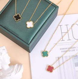 18 Karat vergoldete Halsketten, luxuriöse Designer-Halskette, Blumen, vierblättriges Kleeblatt, modische Anhänger-Halskette, Hochzeitsfeier-Schmuck, ohne Box