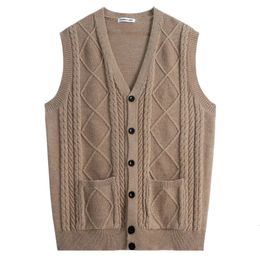 Fashion VNeck Pockets Knitted Folds Allmatch Vest Sweaters Men Clothing 2023 Autumn Winter Loose Korean Pullovers Casual Tops 240312