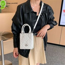 Cheap Wholesale 50% Off New Designer Handbags New Womens Bag North Mini Score Handheld Tote Shoulder Square