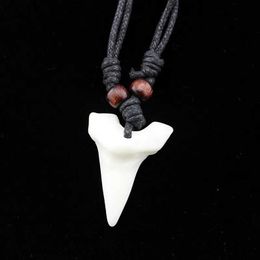 Pendant Necklaces Goth Accessories White Imitation Shark Tooth Necklace For Women Adjustable Rope Chain Gothic Punk Jewellery Wholesale Gift L24313