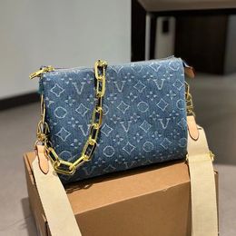 10A 2024 Yeni Denim Tasarımcı Çanta Omuz Çantası Tote Çanta Çanta Çanta Tutma Tag Alışveriş Çantası Moda Kadınlar Çanta Cuth Çantası Hobo Drawstring Buck Bags3