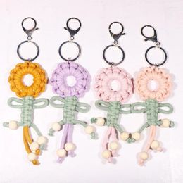 Keychains Hand-Woven Flower Car Keychain Pendant Small Fresh And Novel Lobster Clasp Accessories Student Earphone Cover Decoration