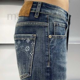 Jeans da uomo firmati jeans autunnali e invernali da uomo in cotone primavera edizione coreana slim fit neri pantaloni blu europei di fascia alta NQ4R