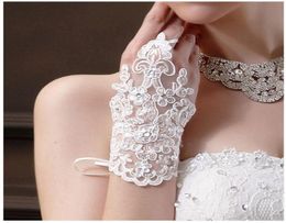 Sexy Bridal Gloves Fingerless Red White Ivory Lace Wedding Gloves Bride Lace Appliques Sequined Golves With Ribbon Bridal Accessor7789096