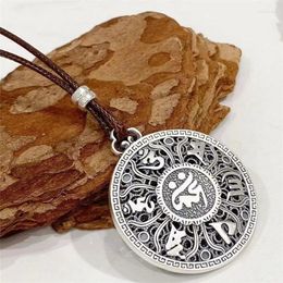 Pendants Retro Six Characters Buddhist Heart Sutra Necklace For Women Jewellery Exquisite Carving Flower Round Buckle Pendant Men Amulet