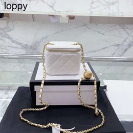 New 24ss designer Makeup Bag Crossbody Bag Small Vanity With Chain leather Crossbody saddle luxurys handbags Diamond Lattice Golden Ball Women Shoulder Bag