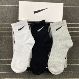 mens socks designer socks sport sock cotton breathable black White Grey Football basketball Sport Athletic designer sock for woman white sportsocks