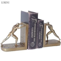 Nordic Simple and Creative Study Living Room Wine Cabinet Decoration Ornaments Sports People Bookends Rely on Books 210414228e