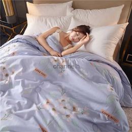Comforters sets 100% Genuine Ice Silk Quilt Mulberry Silk Warm Core Spring and Autumn Quilt Summer Bedroom Cool Air Conditioner Bed Quilts YQ240313