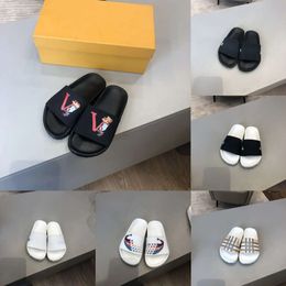 Kids Slides Boys Girls Slippers Casual Beach Children Letters Printed Platform Rubber Sandals Brand Youth Toddler Home Shoes