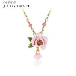 Hänghalsband Juicy Grape Fashion Pink Rose Necklace Sweet Flower Halsband 18K Guldpläterad Emalj Handmad gåva till flickvänl242313