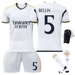 23 24 BELLINGHAM VINI JR Maglie da calcio MBAPPE Tchouameni 2023 2024 Maglia da calcio Real Madrid CAMAVINGA Rodrygo MODRIC Camisetas Uomo Bambini Kit Uniformi Fan