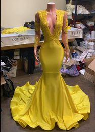 Stunning Yellow Mermaid Prom Dresses Evening Gown Deep V Neck with Long Sleeve Graduation Party Gown Lace Appliques Long Cocktail Dress