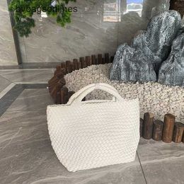 Designer Bottegs Arco Tote Venetas Bolsa 2024 Nova Internet Vermelho Feito à Mão Tecido Grande Capacidade Compras Casual Mulheres Bolsa Tidy Mãe e Criança 0Z7N