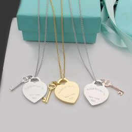 Necklace Designer for Woman Jewellery Love Key Female Heart English Hanging Tag Peach Collar Neck