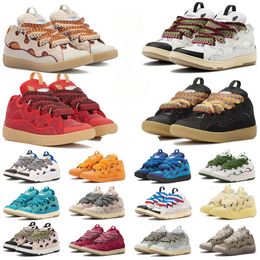 2024 Neue Schuhe Casual Levin Leder Curb Sneakers Designer Schuhe Frauen außergewöhnliche ungezwungene Sneaker -Kalbsleder -Gummi -Nappa -Plattform -Lenvinlies Herren