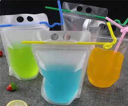 100pcs clear drink pouches bags frosted zipper standup plastic drinking bag with straw with holder reclosable heatproof for liquid1910266