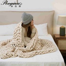 Comforters sets REGINA Cosy Chenille Chunky Knit Blanket Throw For Bed Sofa Bedroom Living Room Decorative Mat Rug Carpet Summer Quilt Blankets YQ240313