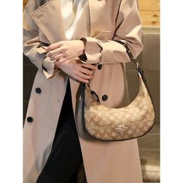 Designer Bags Are 90% Off Cheaper Light Luxury Womens Bag New Moon Fashionable and Advanced Sense Small Handheld One Shoulder Underarm