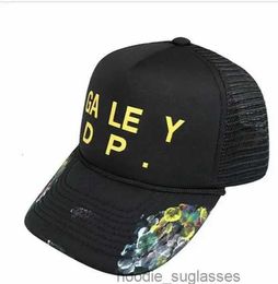 Latest Patch Embroidery Mens Ball Caps Casual Galleryes Lettering Curved Dept Brim Baseball Cap Fashion Letters Hat Printing B5lta