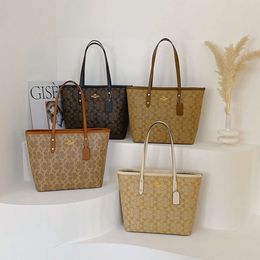 Designer Bags Are 90% Off Cheaper Womens Bag New Trendy Flower Simple Handbag Fashionable Classic Shopping Tote Shoulder