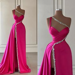 One Elegant Fuchsia Shoulder Prom Dresses Sparkly Rhinestones Sequined Ruched Satin Formal Ocn Party Gowns Sexy Thigh Split Evening Celebrity Dress