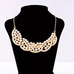 Pendants Vintage Hollowed Golden Simulated-Pearl Necklace Women Choker Bib Pendant Collar Elegant Jewellery For Wedding Party &15