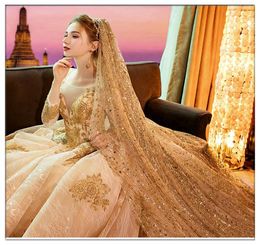 Luxury 2020 Champagne Gold 35 Metres Long Wedding Veil Sequin Bridal Veils One Layer Cut Edge Sparkling Veil With Comb2295505