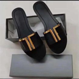 Slippers Hardware Buckle Spring Summer Designer Casual Flat Shoes Sandals Popular Womens Slides 7 Colors