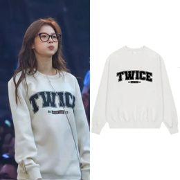 Twice Letter Print Zipper Sweater Oversize Retro Y2k Couple Harajuku Elegant Large Full Women Funny Cute Girls Chic Hoodie 240307