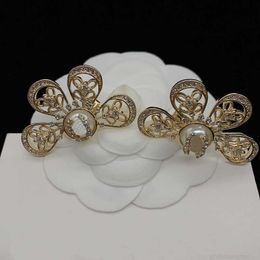 DesignerLuxury Designer Jewellery Womens Round pearl earrings Classic Letter Earring Fashion Gold Stud Brand Ear rings For Women Girl Party Gift CHD231109612 flybir