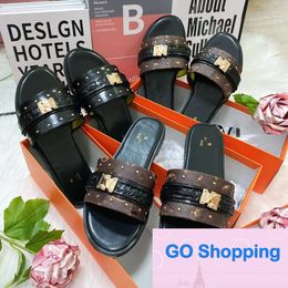 Luxury New Women's Sandal Foreign Trade Large Size One-Line Hardware Decorative Button Versatile Summer Sandals