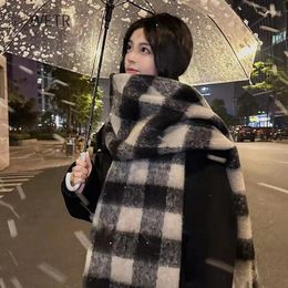 Scarves Winter Knitted Scarf For Women's Versatile Solid Color Black And White Plaid Warmth Thickening