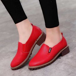Dress Shoes 2024 Spring and Autumn New Large Womens Single Flat Bottom Shallow Mouth Casual Middle Heel Thick Korean Edition Small Leather Work Shoe TrendH240313