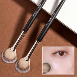 Makeup Brushes 1PCS Loose Powder Brush Highlighter Makeup Brush Black Handle Professional Soft Face Beauty Up Tools ldd240313