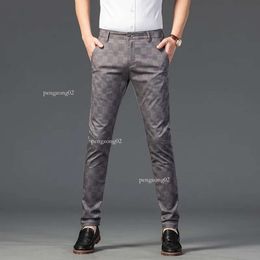 Fashion Streetwear Men Rouse 7 Color mens de calça casual slim slim calças de tendência calça xadrez preto homens 64