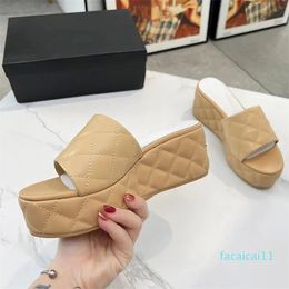 2024 Designer womens outdoors vintage high-heeled leather Black/white/brown elegance sandals lady Square peep-toe heels shoes
