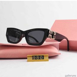 Fashion Designer Sunglass Simple Sunglasses for Women Men Classic Brand Sun Glass with Letter Goggle Adumbral 7 Color Option Eyeglasses J4GI