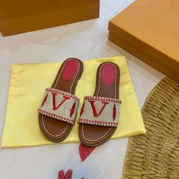 Slides Designer Flat Sandals Luxury Slippers Womens Embroider Sandal Fashion flip flop Letter Slipper for Women Summer Beach Slide Ladies Low Heel Shoes size 36-42