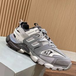 Paris Third-generation Rise Thick Soled Sports Dad Shoes for Women Leather Casual Couple Old Running Men Luxury Designer 744Q