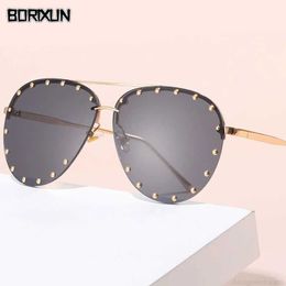 Designer Diamond Rhinestone Sunglasses Ladies Fashion Gradient Metal Polygon Rimless Eyeware Outdoor Sunscreen Sun Glasses Shades QV6B