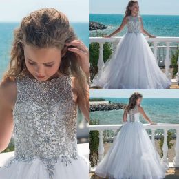 Bling Bling Blumenmädchenkleider 2024 Kristalle Strasssteine Sweep Zug Weißer Tüll Erstkommunionkleid für kleine Mädchen Juwelenausschnitt