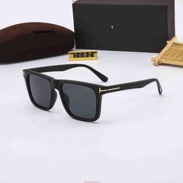 tom fords sunglasses men Essential Outdoor Black Sunglasses Glasses Retro and Women Large for Drivers Frame Plate 2W