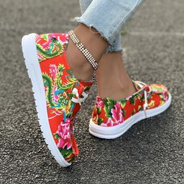 In the spring of 2024 the new large size casual womens flat shoes with round heads and large flowers in Northeast China are casual shoes. F1fk#