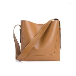 Shoulder Bags Early Winter Niche Design Leather Bucket Bag Classic Versatile Senior Sense Of Large Capacity Crossbody Ladies